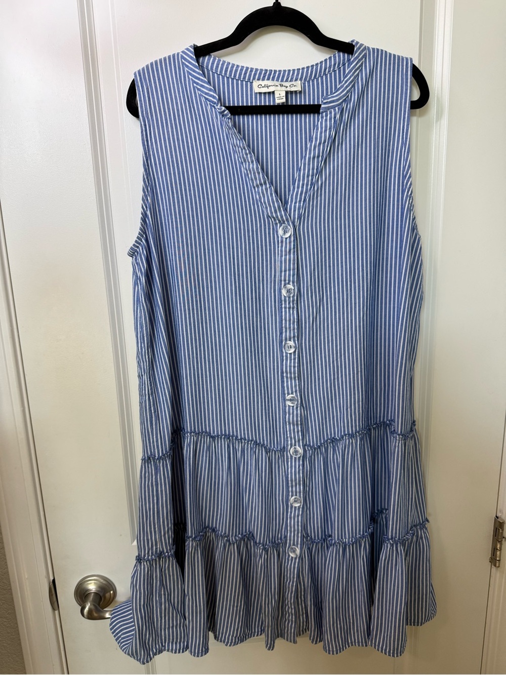 California Bay Co. Blue & White Striped Sleeveless Tiered Tunic Top Size Large